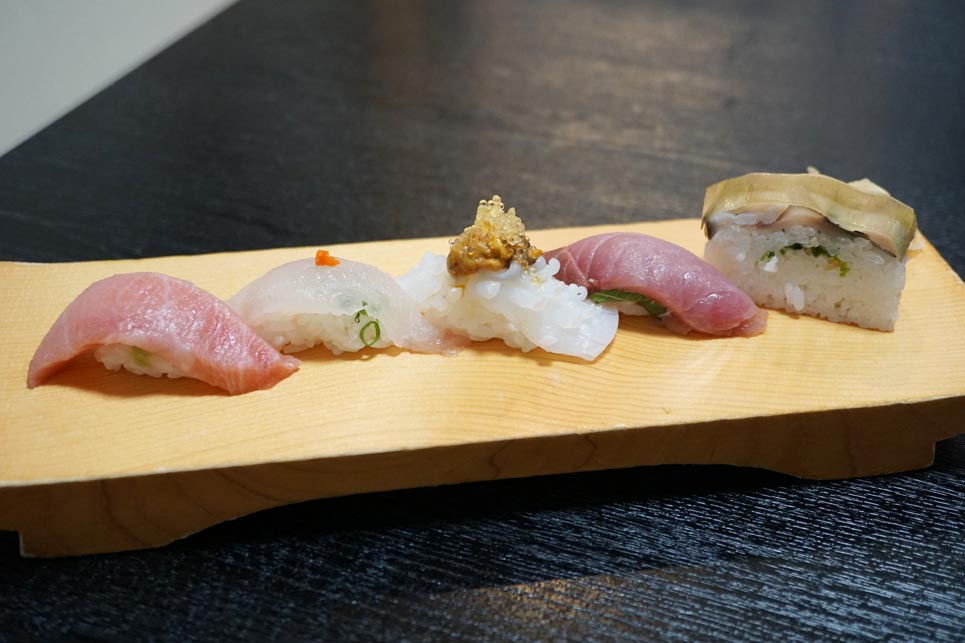 博多割烹 州二郎 季節の旬にぎり寿司５貫セット